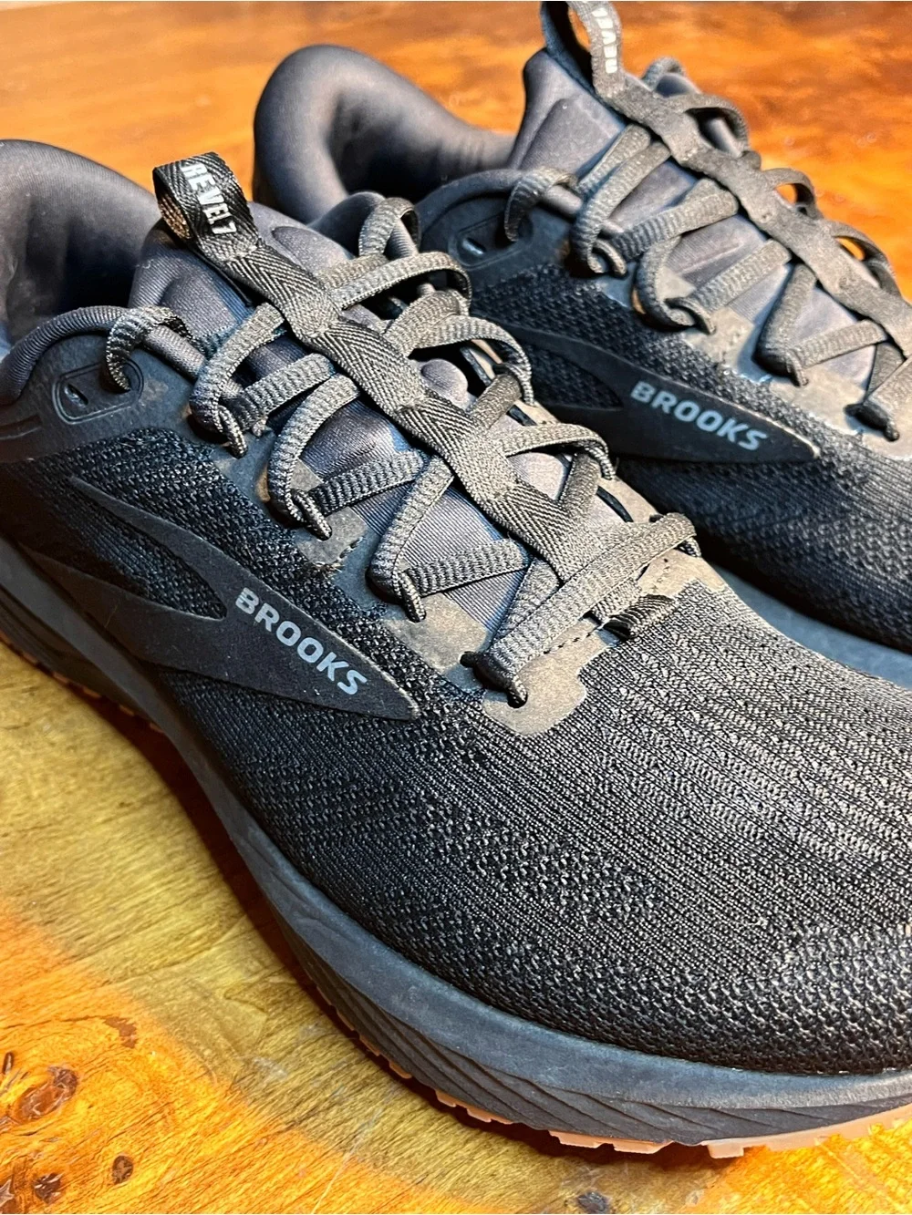 Brooks Black Mesh Running Sneakers Cushioned Mesh Upper